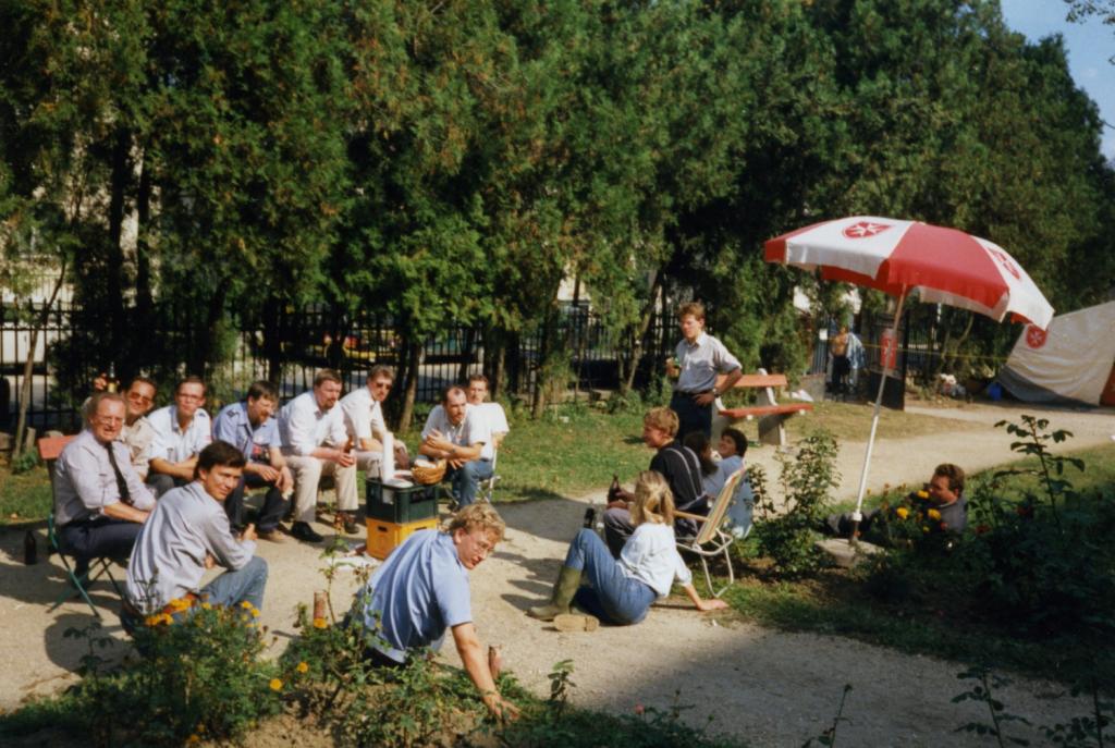 A Máltai Szeretetszolgálat önkéntesei a zugligeti templomnál. Forrás: Archiv Wolfgang Wagner