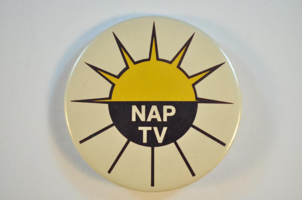 Nap TV kitűző (Pető Iván, Budapest)