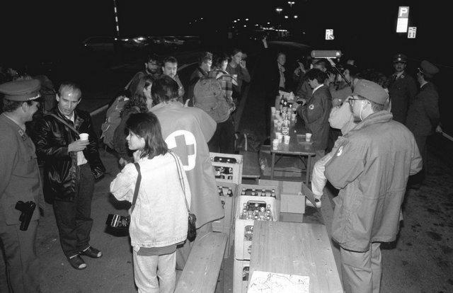 NDK-állampolgárok a magyar-osztrák határon – útban az NSZK felé 1989 szeptemberében.